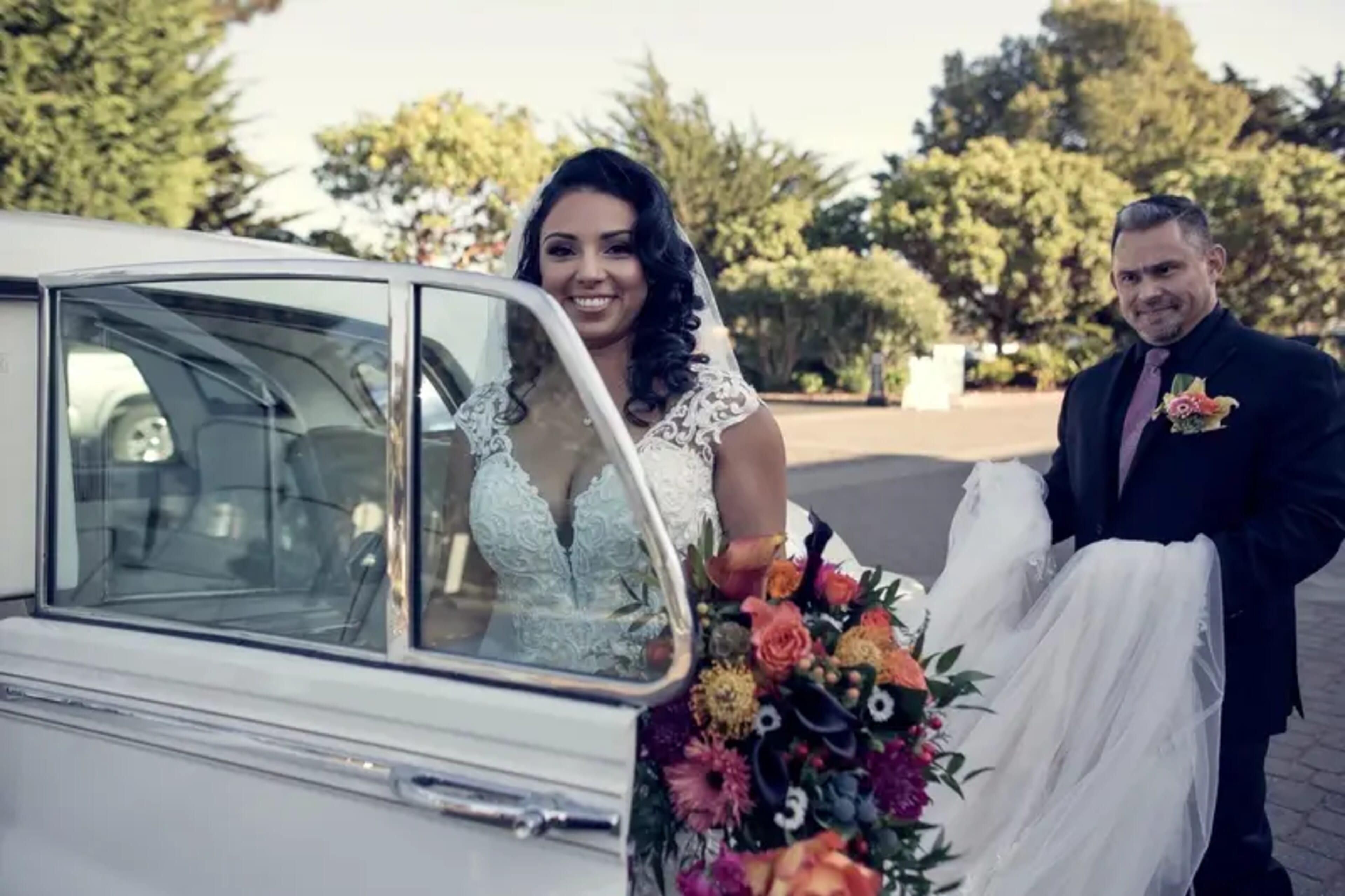 Amy & Santiago wedding flowers by Frangipani Florist, photo 7 of 13