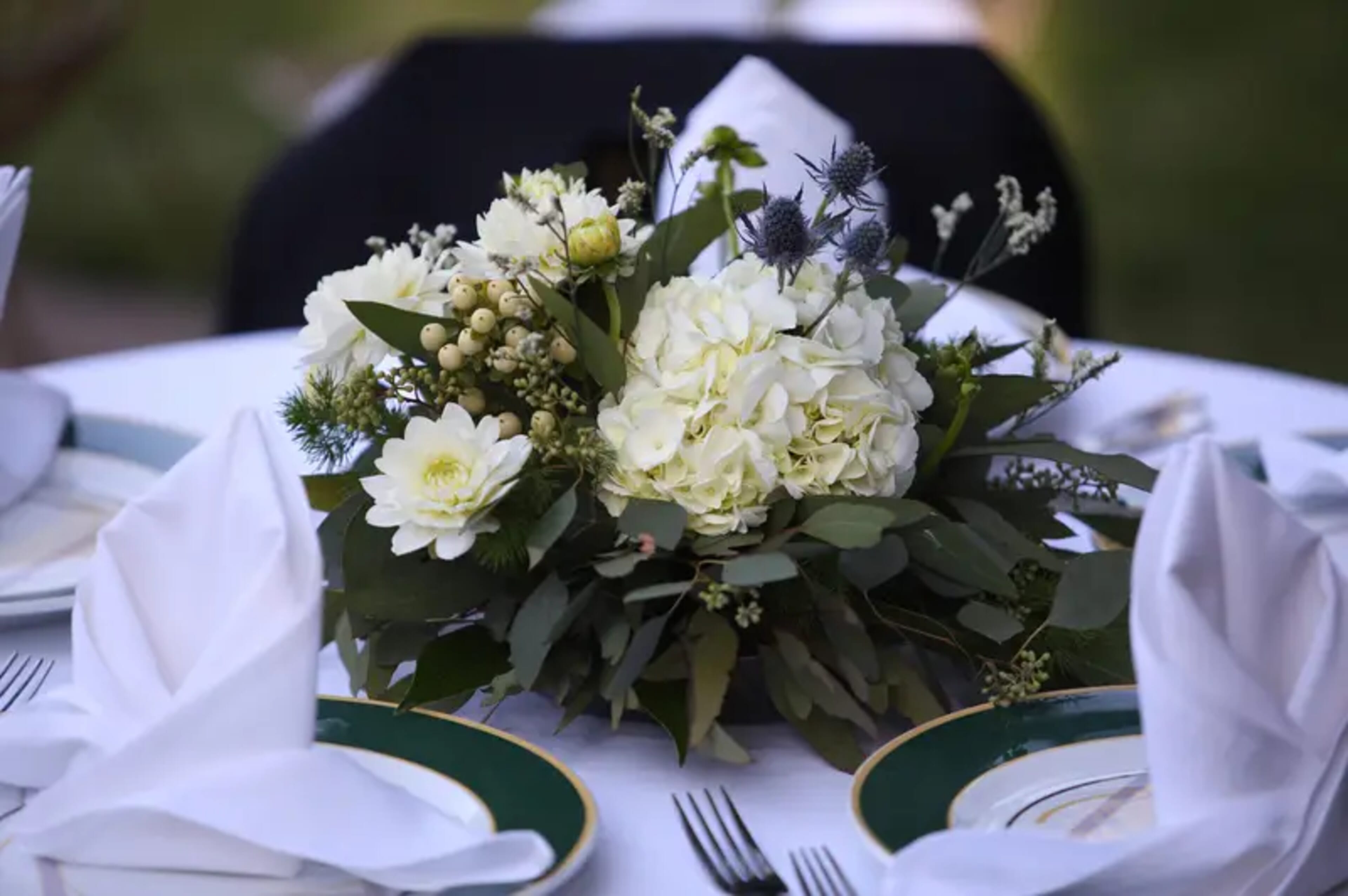 Corrado & Isabella wedding flowers by Frangipani Florist, photo 2 of 13