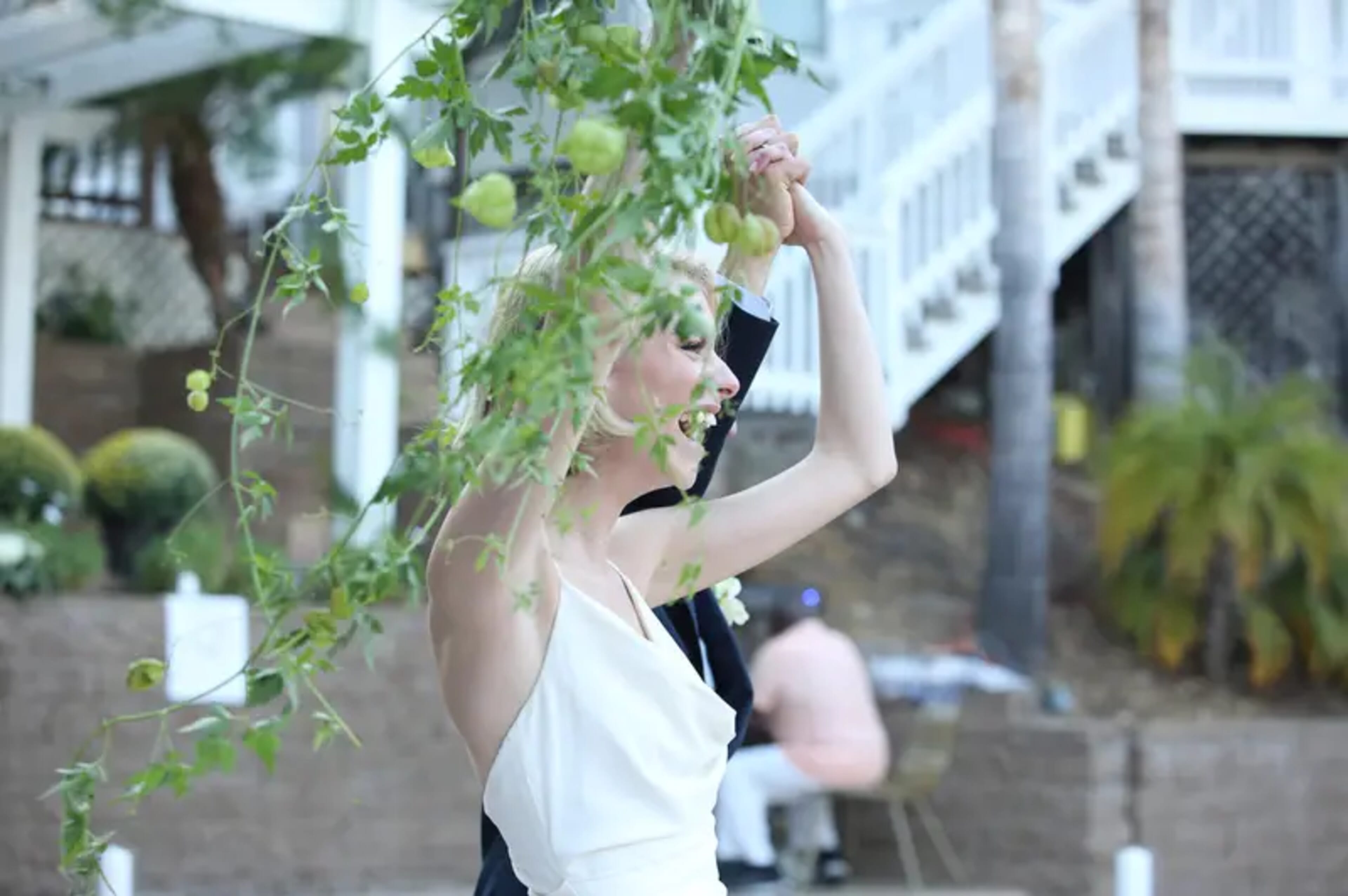 Corrado & Isabella wedding flowers by Frangipani Florist, photo 9 of 13