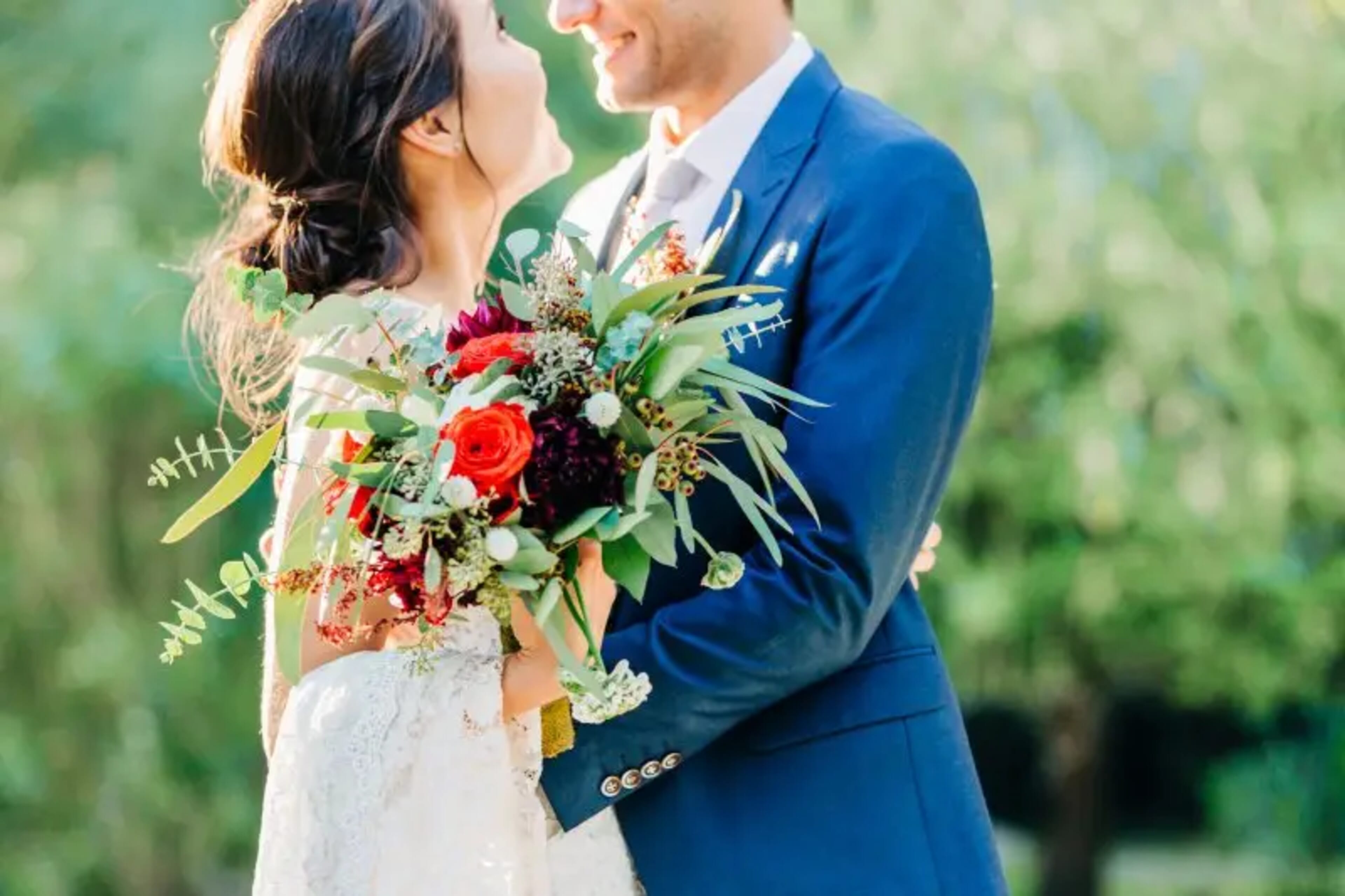 Emily & Romair wedding flowers by Frangipani Florist, photo 9 of 12