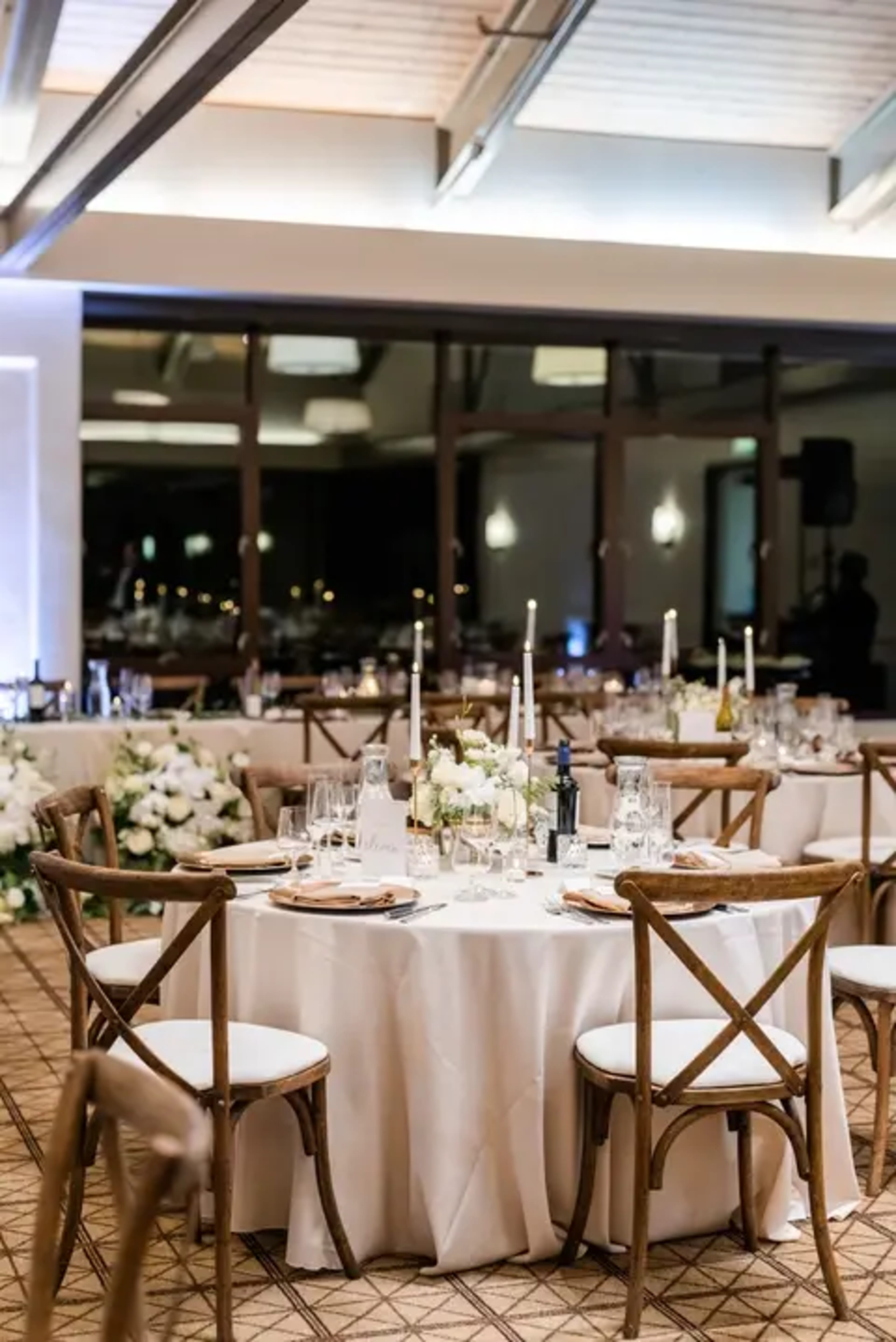 Hannah & Peter wedding flowers by Frangipani Florist, photo 10 of 27