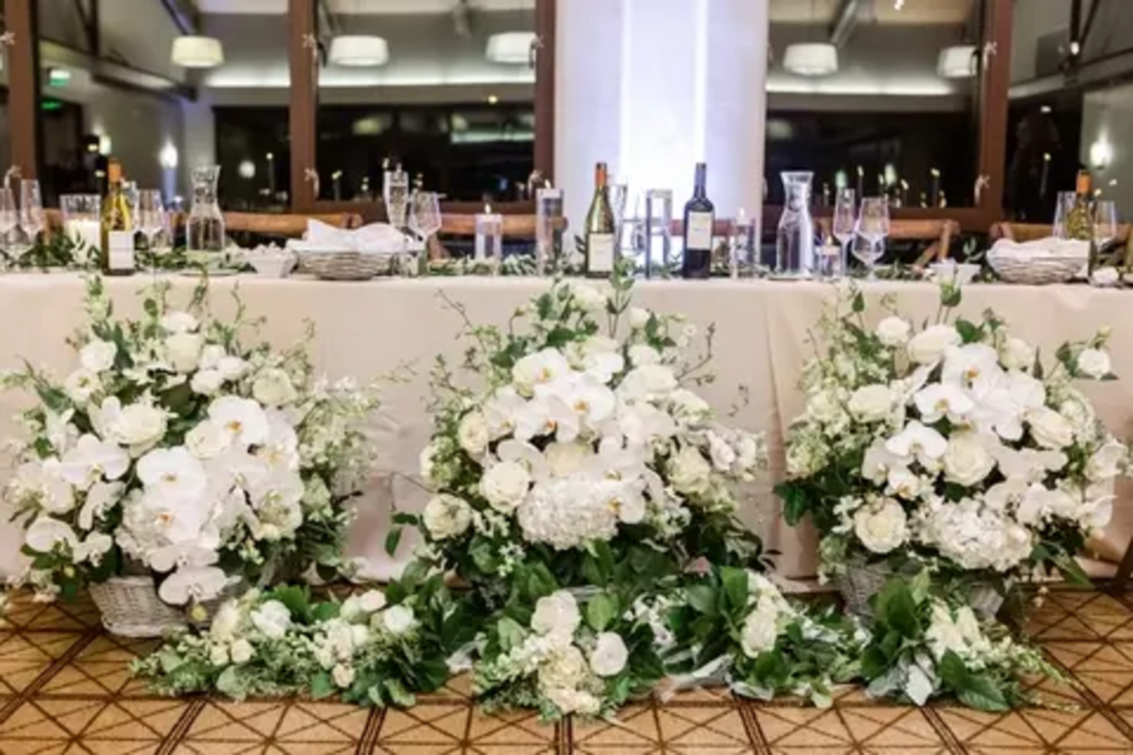 Hannah & Peter wedding flowers by Frangipani Florist, photo 13 of 27