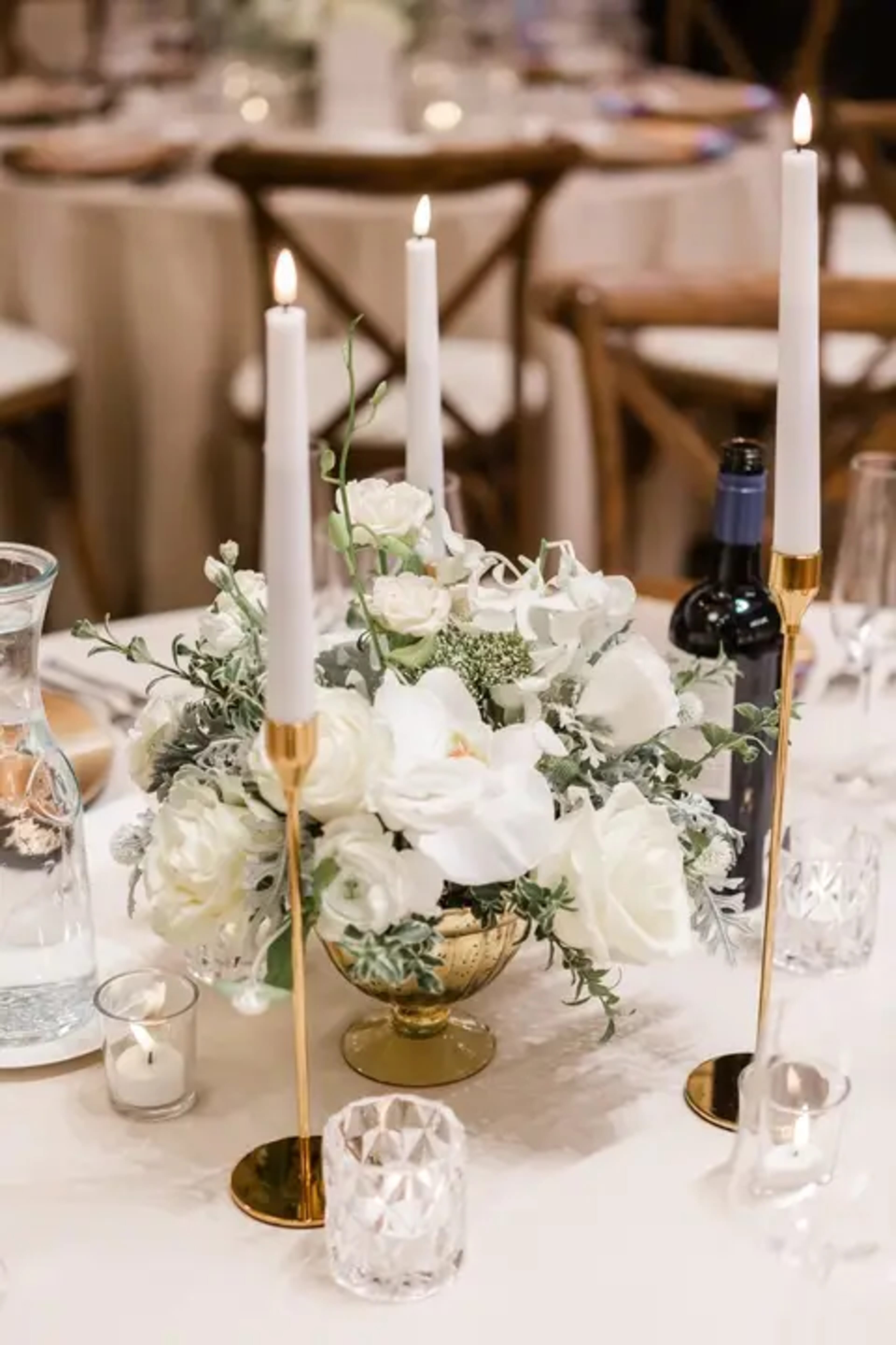 Hannah & Peter wedding flowers by Frangipani Florist, photo 24 of 27