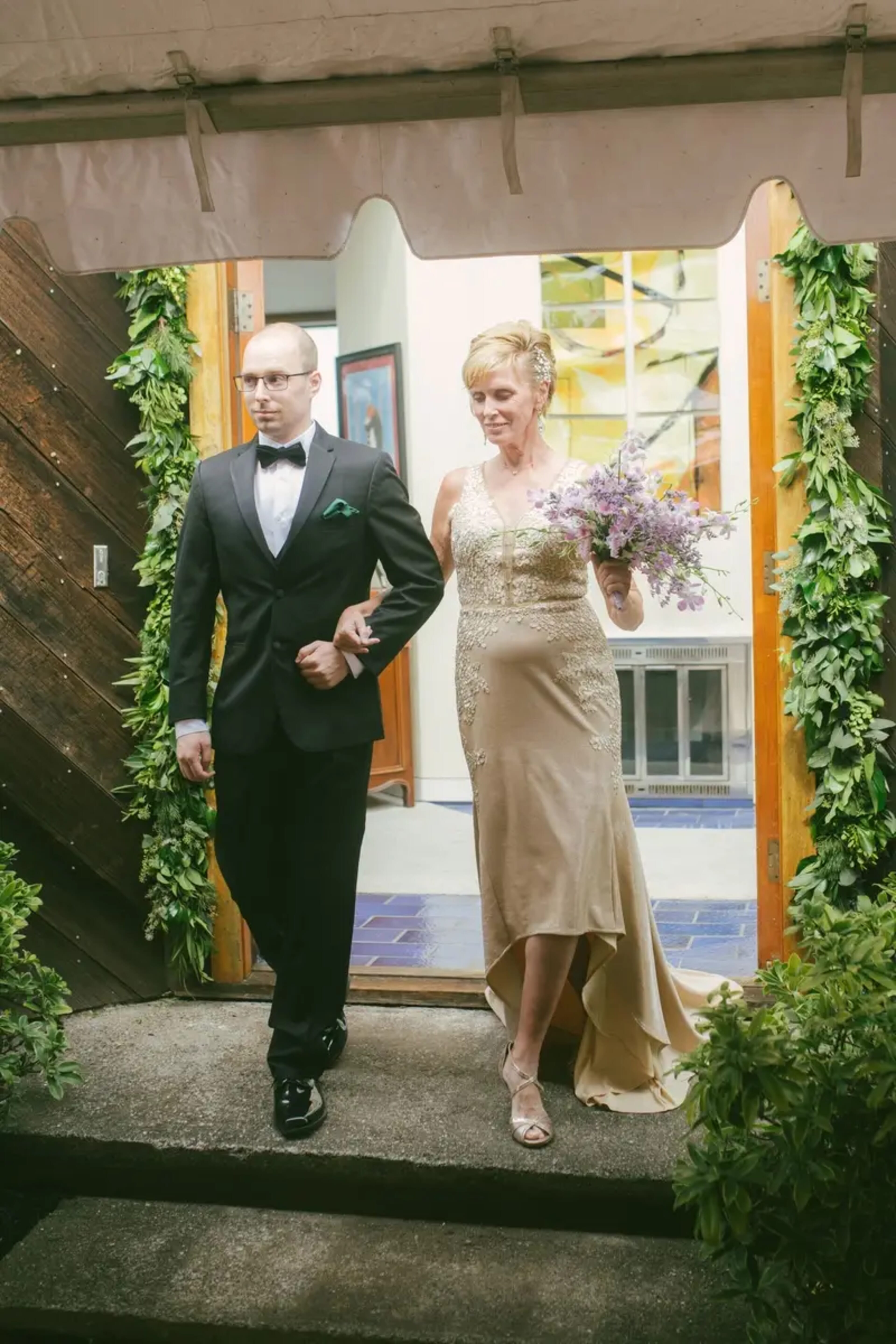 Pam & Michael wedding flowers by Frangipani Florist, photo 14 of 14