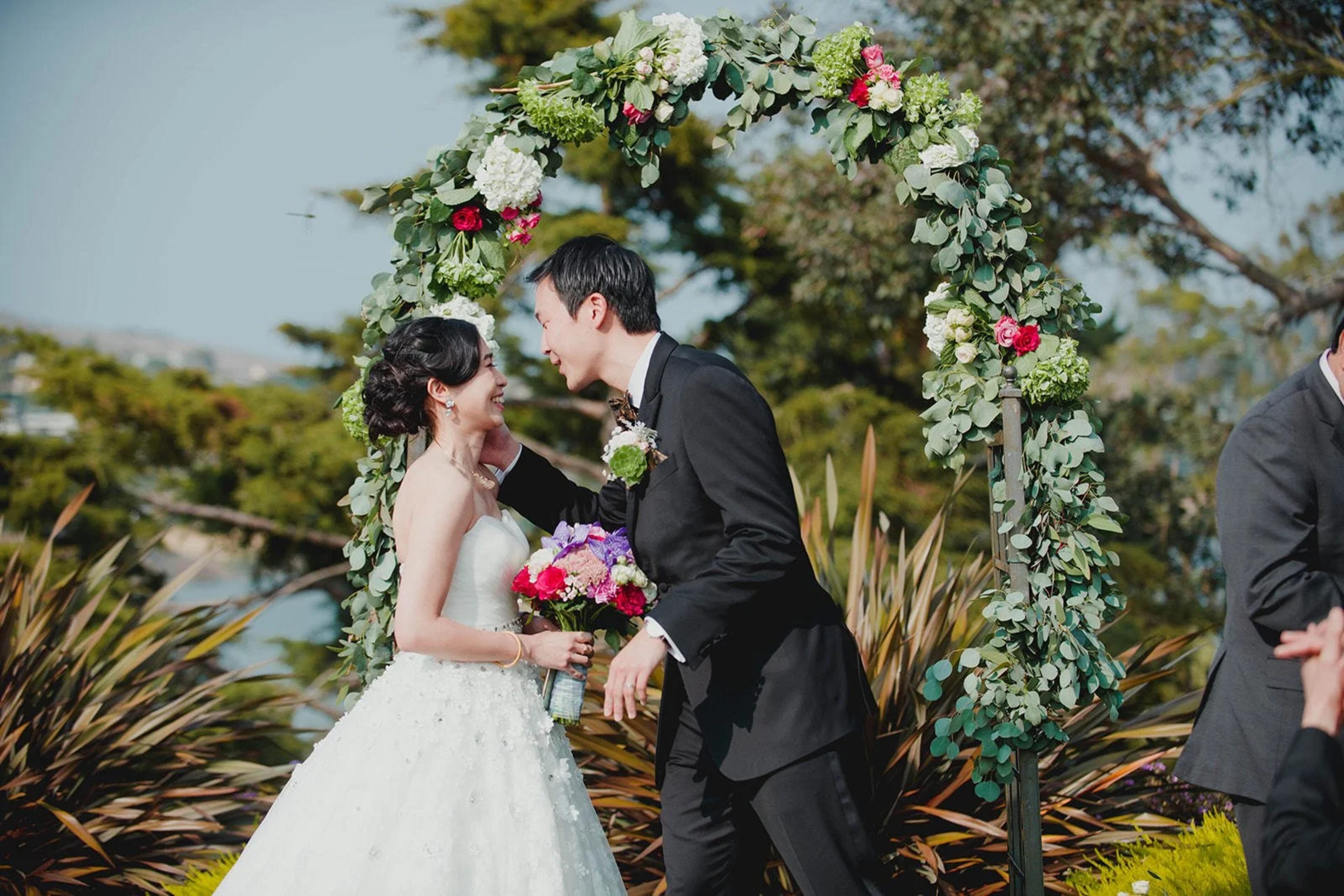 Qiyiung & Robert wedding flowers by Frangipani Florist