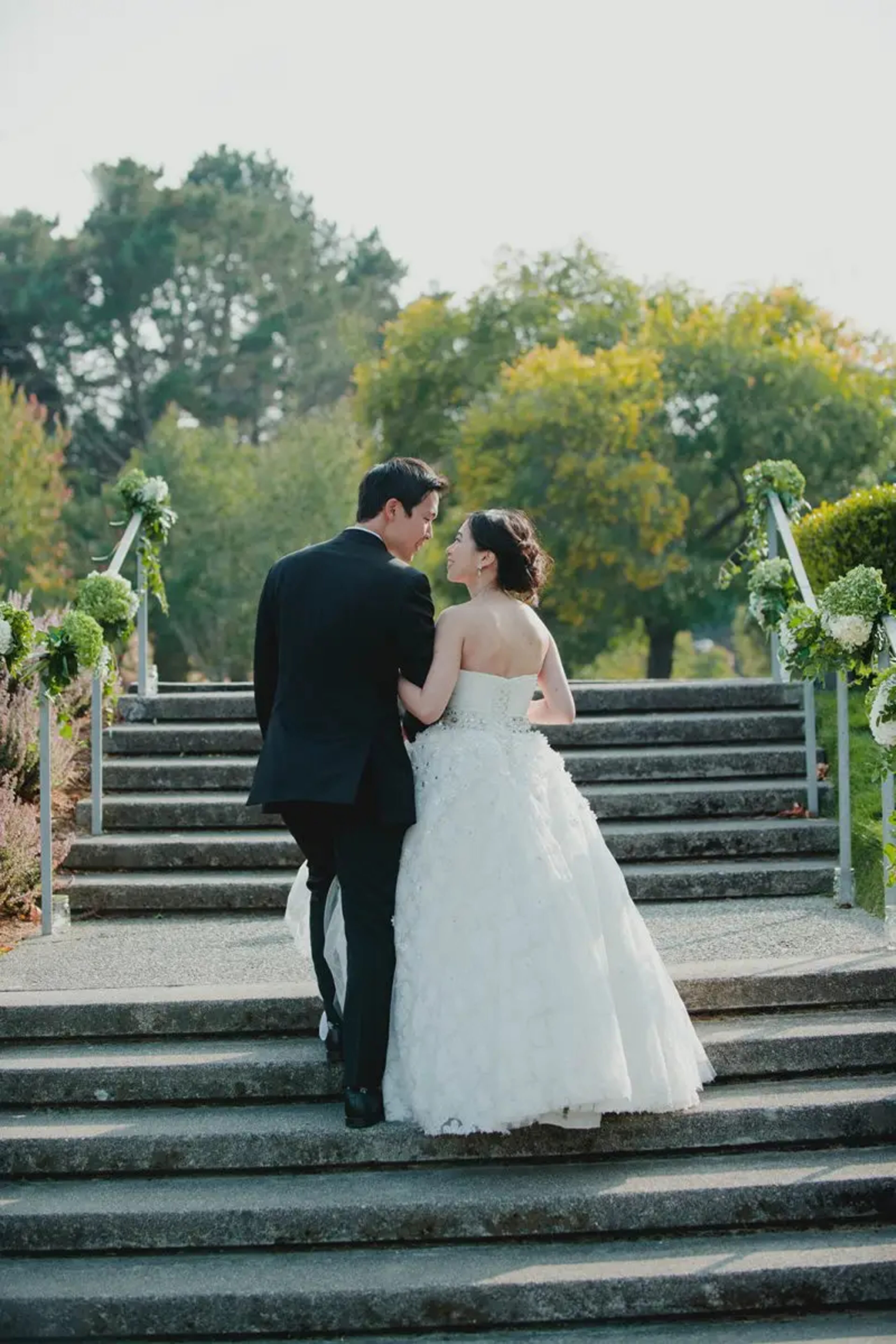 Qiyiung & Robert wedding flowers by Frangipani Florist, photo 10 of 13