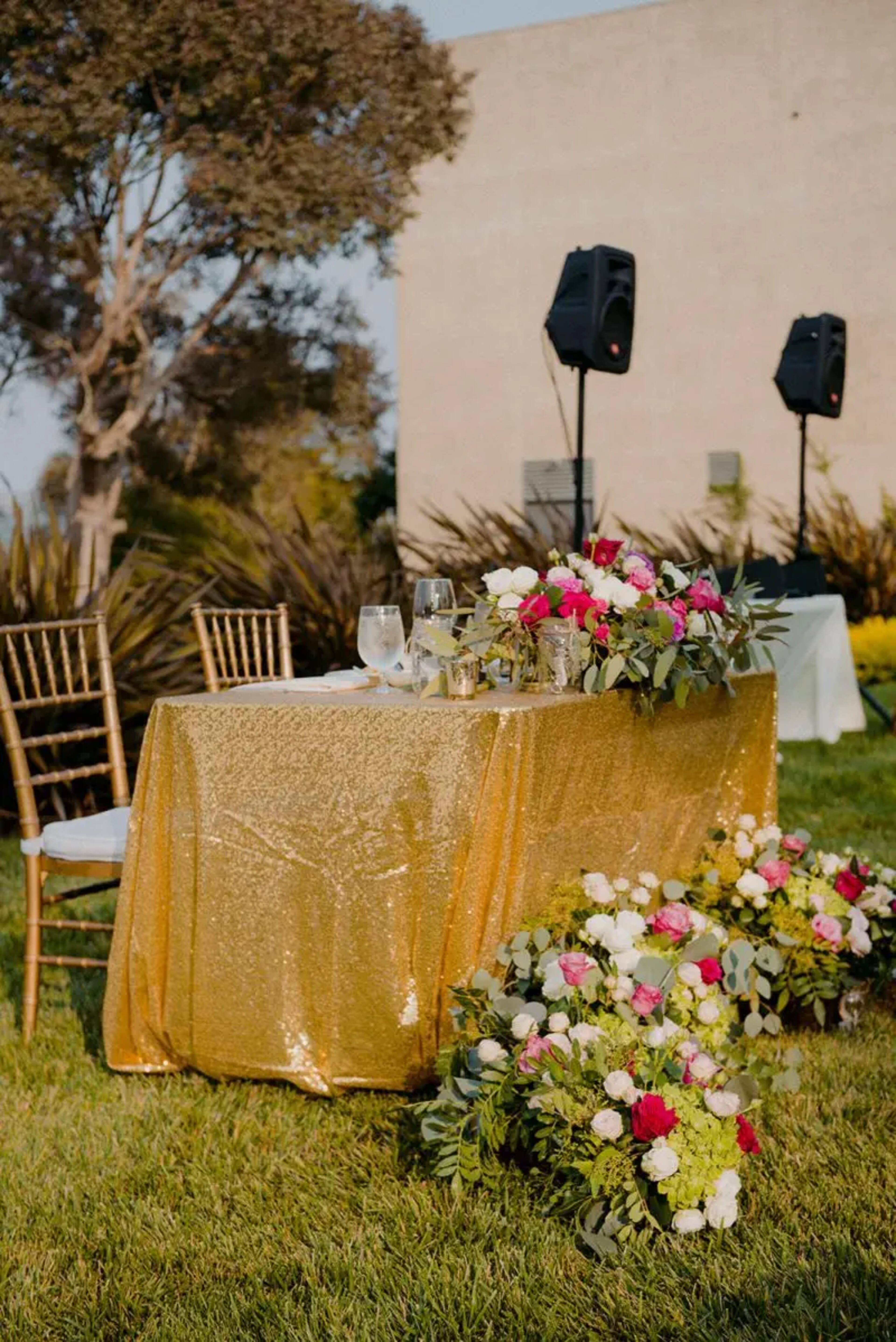 Qiyiung & Robert wedding flowers by Frangipani Florist, photo 11 of 13