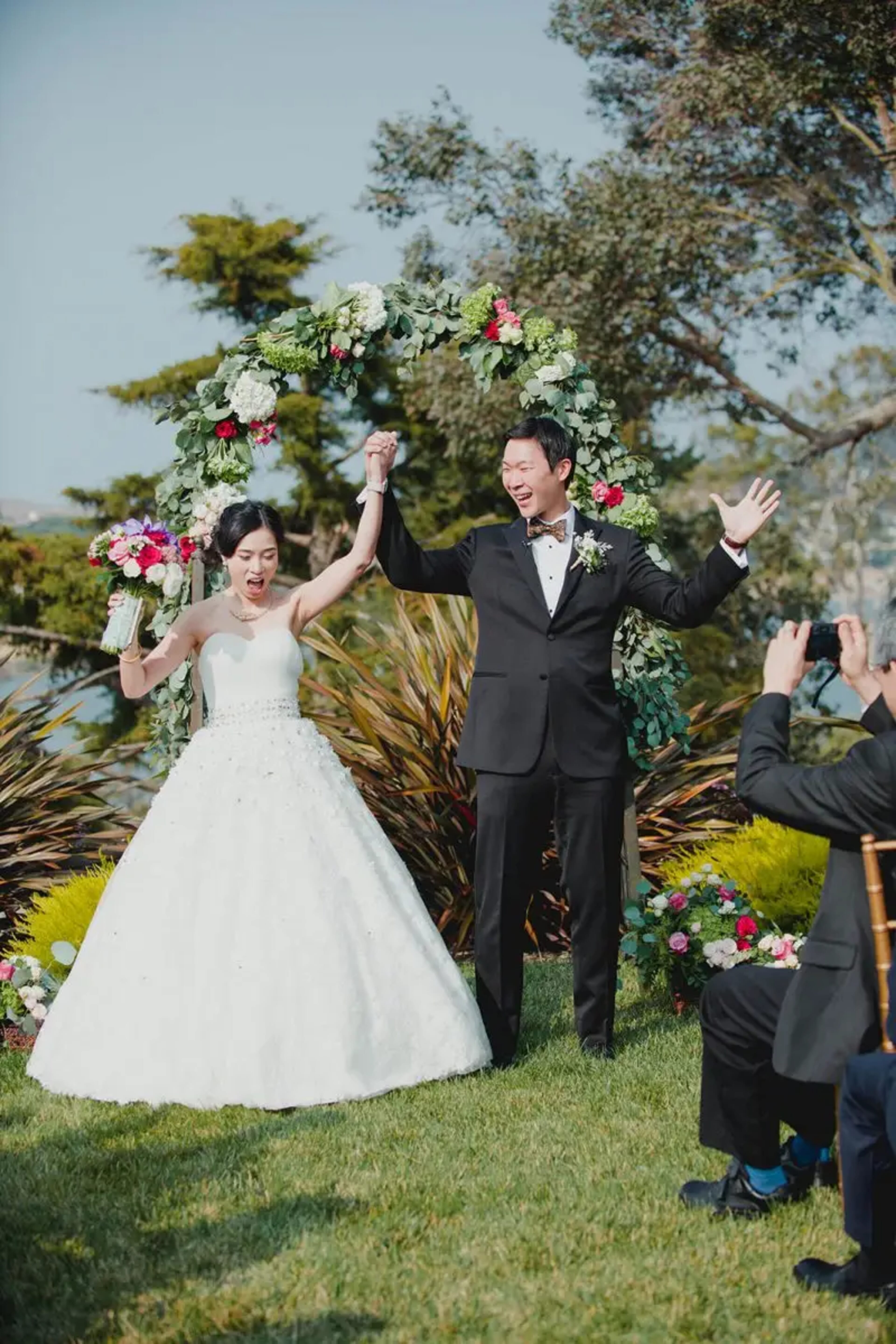 Qiyiung & Robert wedding flowers by Frangipani Florist, photo 2 of 13
