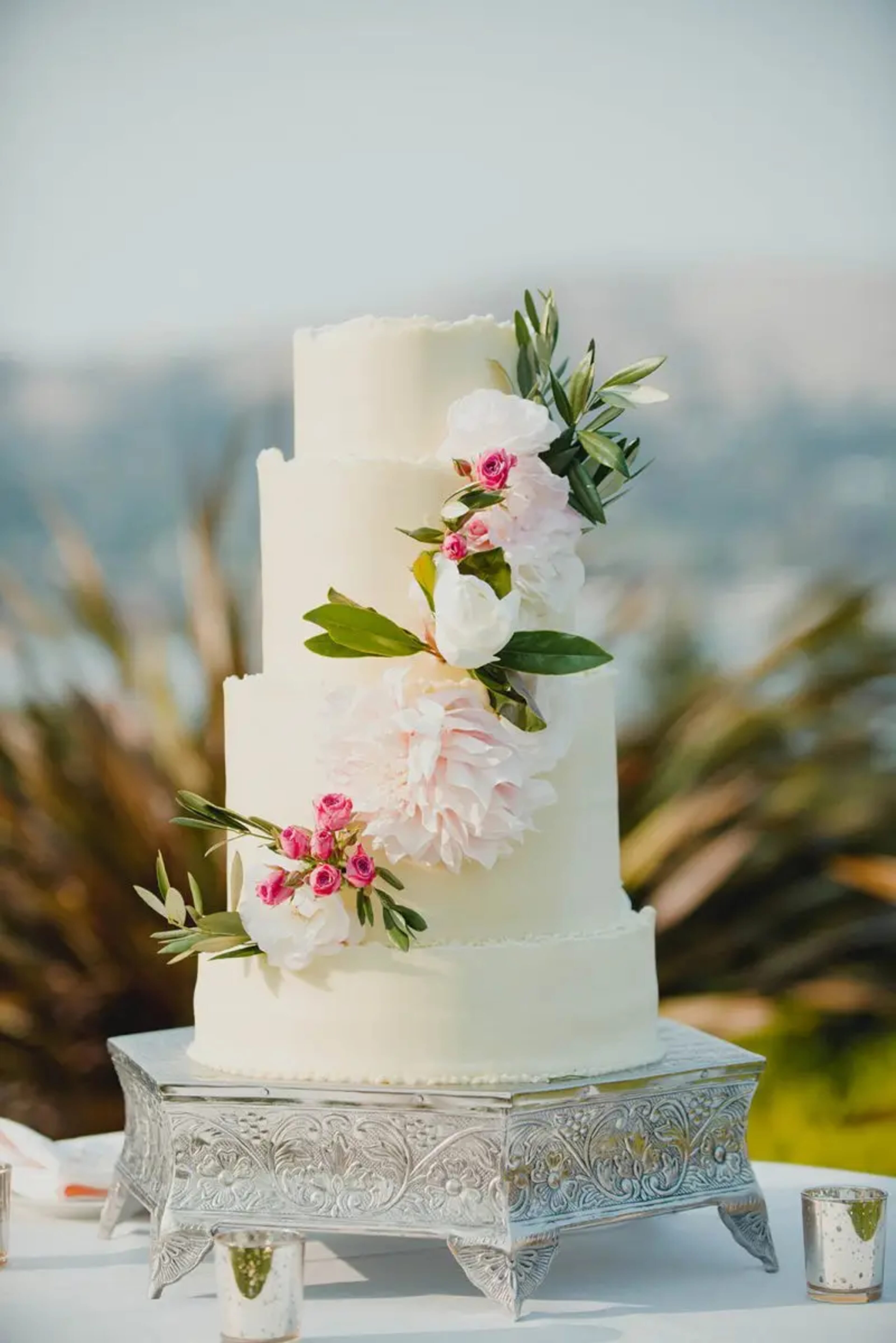 Qiyiung & Robert wedding flowers by Frangipani Florist, photo 5 of 13