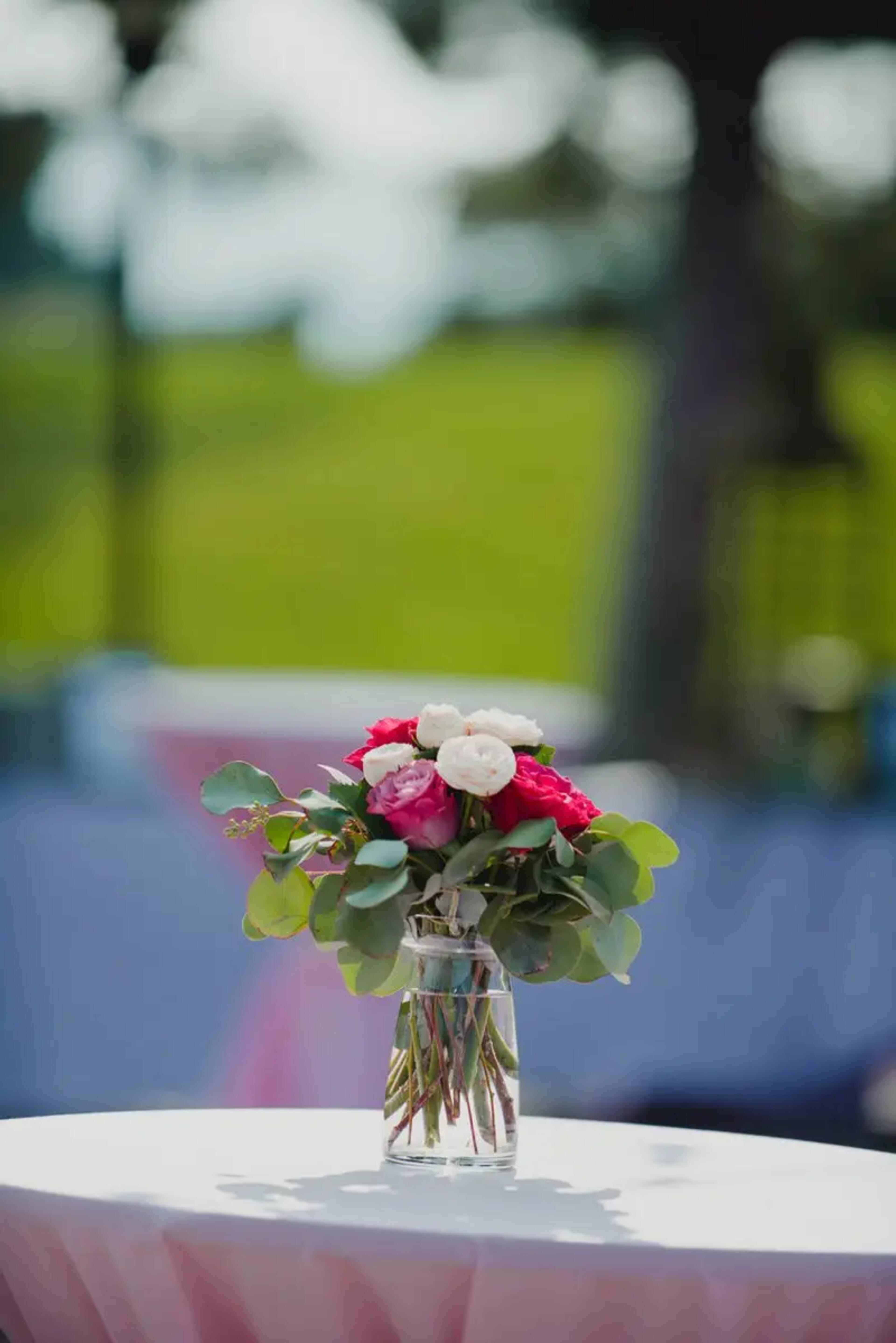 Qiyiung & Robert wedding flowers by Frangipani Florist, photo 8 of 13