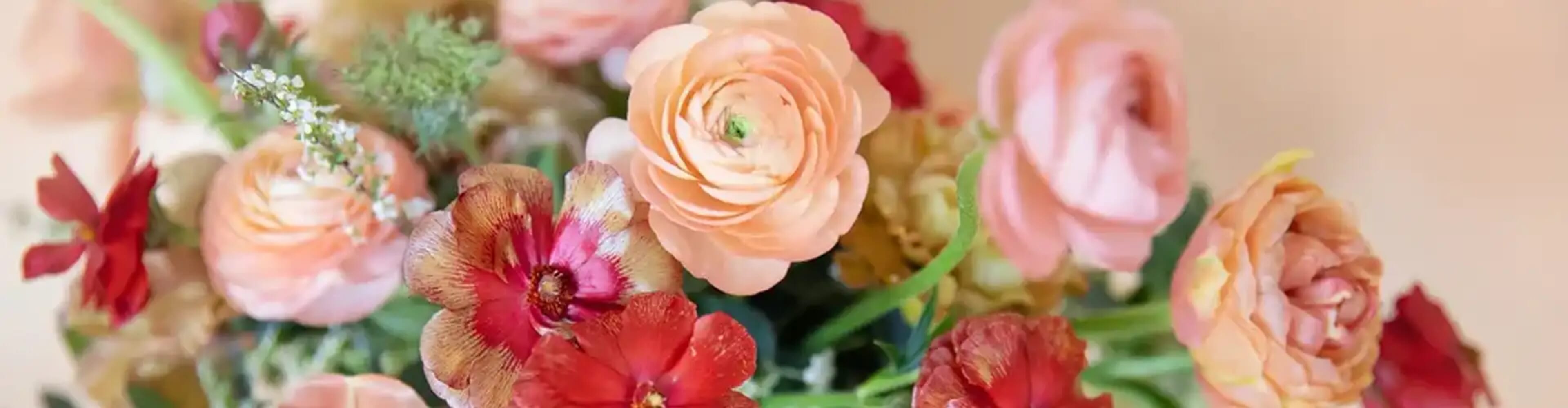 Wedding floral arrangement by Frangipani Florist
